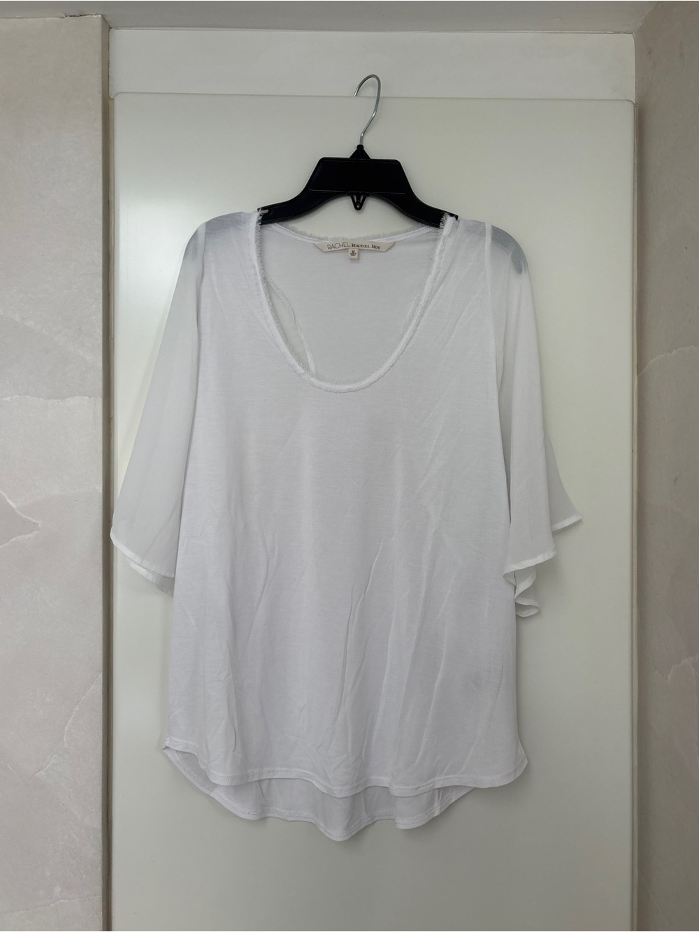 RACHEL Rachel Roy White Scoop Neck Flutter Sleeve Top
